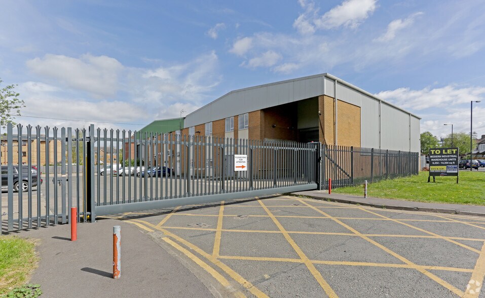 Bilton Rd, Greenford à louer - Photo de l’immeuble – Image 1 sur 11