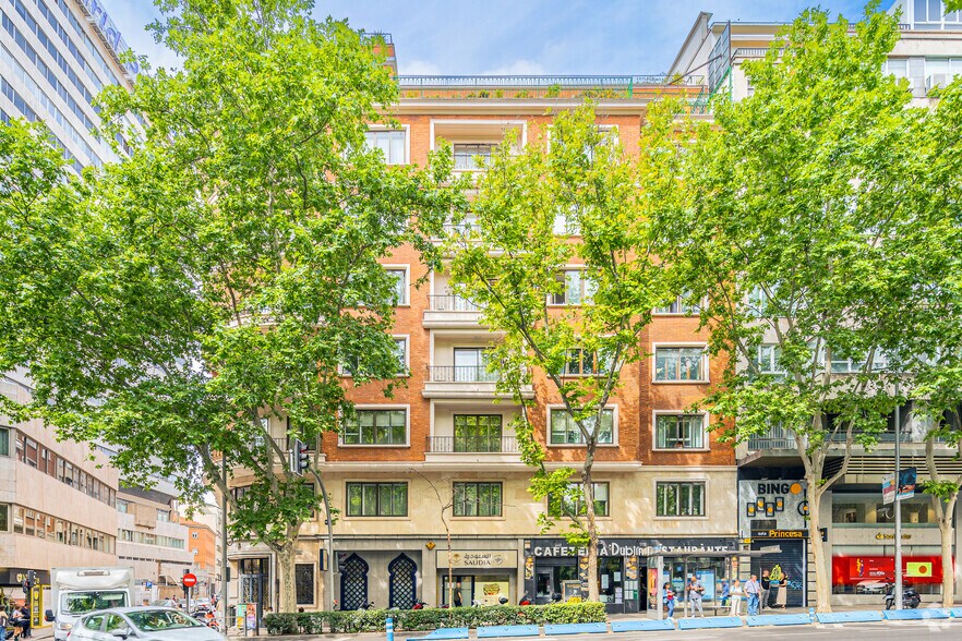 Calle De La Princesa, Madrid, Madrid à louer - Photo de l’immeuble – Image 2 sur 2