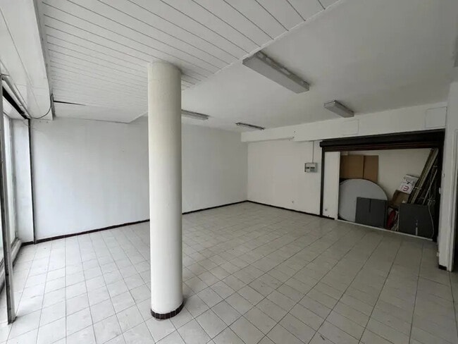 Plus de détails pour Local commercial à vendre