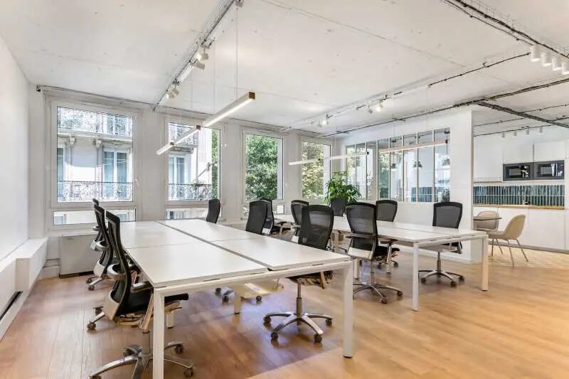 25 Rue D'Artois, Paris à louer - Photo de l’immeuble – Image 3 sur 17