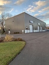 232 Huttleston Ave, Fairhaven, MA à louer Photo intérieure– Image 2 sur 21