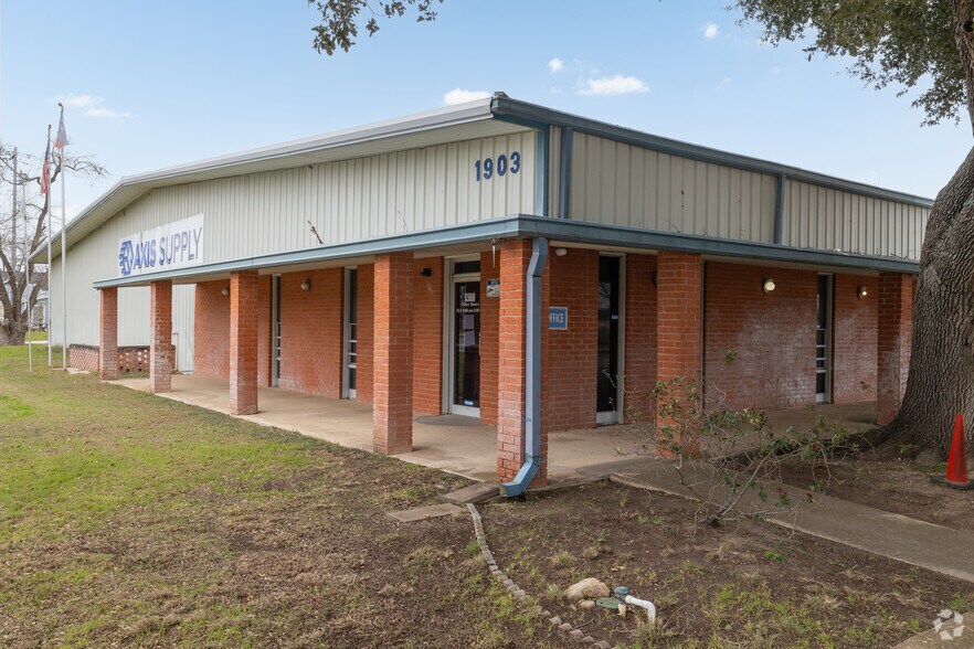 1903 N Austin St, Seguin, TX à vendre - Photo de l’immeuble – Image 2 sur 8