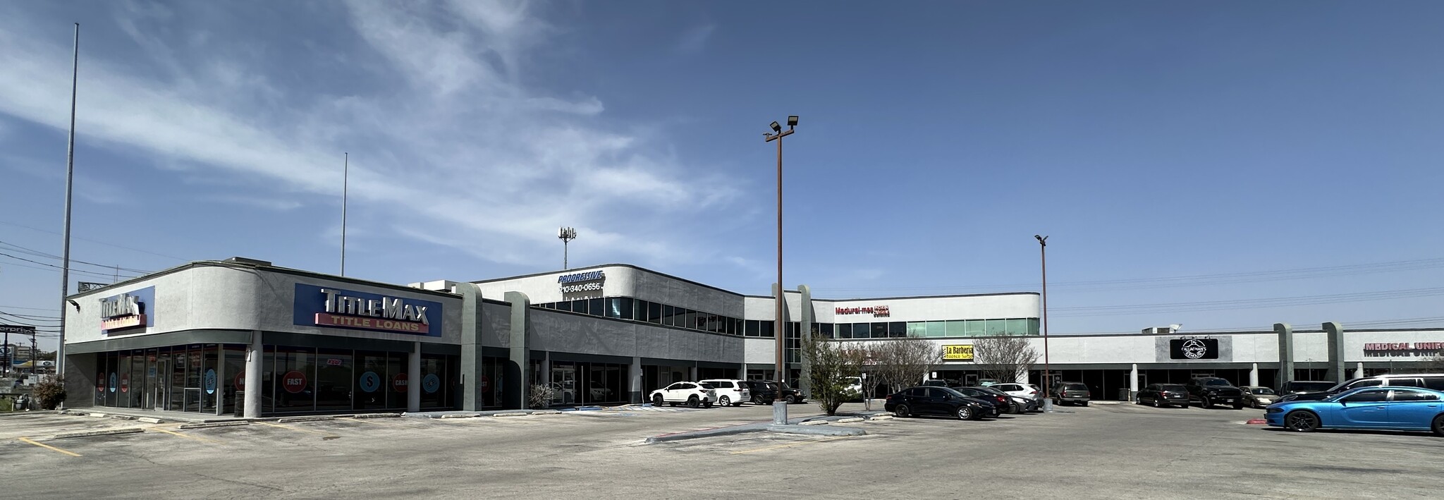 5152 Fredericksburg Rd, San Antonio, TX à louer Photo de l’immeuble– Image 1 sur 5