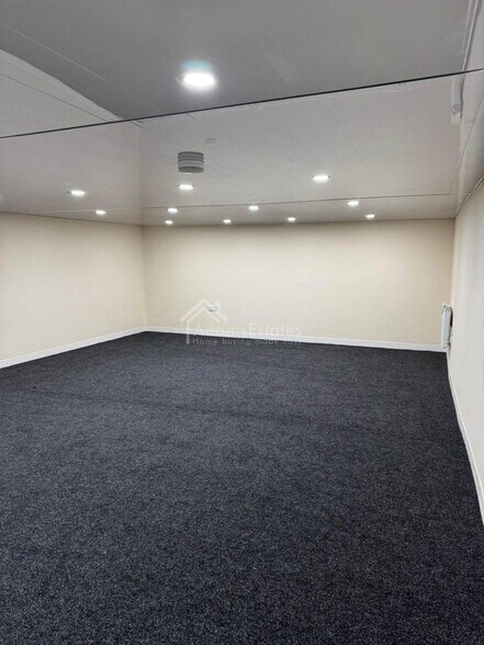 48A Warren St, Dewsbury à louer - Photo de l’immeuble – Image 2 sur 5