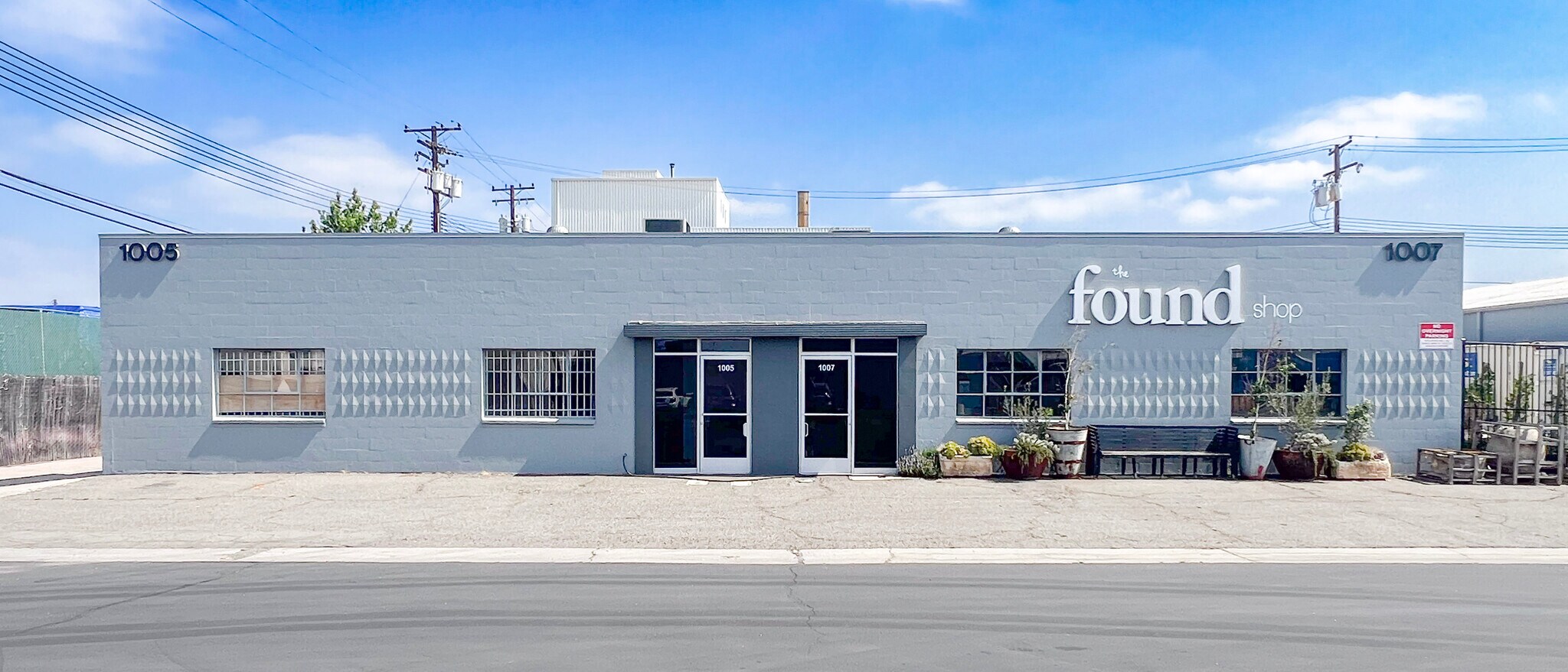 1019-1023 E Raymond Way, Anaheim, CA à louer Photo de l’immeuble– Image 1 sur 14