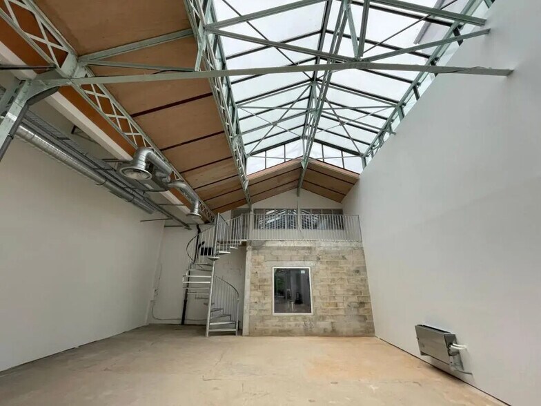 Bureau dans Malakoff à louer - Photo de l’immeuble – Image 3 sur 6