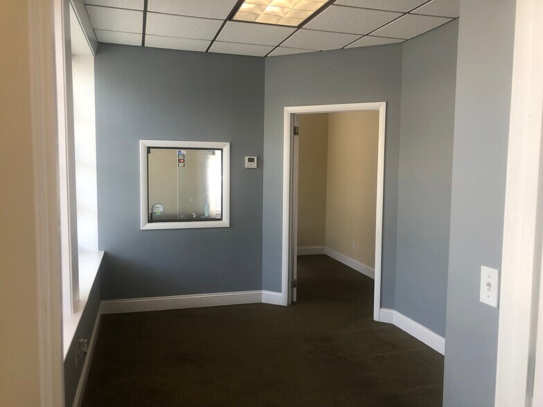 48 Essex St, Millburn, NJ à louer - Photo de l’immeuble – Image 2 sur 11