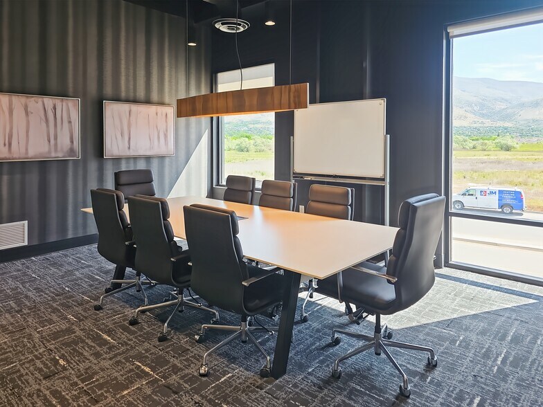 775 N 1525th W, Farmington, UT à louer - Photo de l’immeuble – Image 1 sur 11
