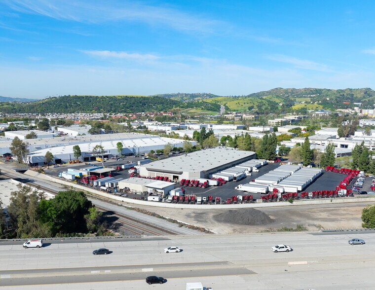 3100 Pomona Blvd, Pomona, CA à louer - Photo de l’immeuble – Image 2 sur 6