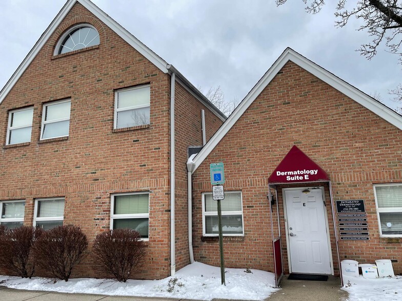 385 State Route 18, East Brunswick, NJ à louer - Photo de l’immeuble – Image 1 sur 22