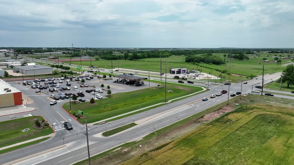 SW 38th & Lee Blvd, Lawton, OK à vendre - Vidéo sur l’annonce professionnelle – Image 2 sur 9