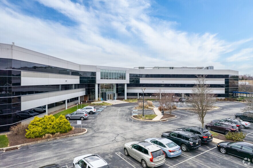 518 Township Line Rd, Blue Bell, PA à louer - Photo de l’immeuble – Image 2 sur 10