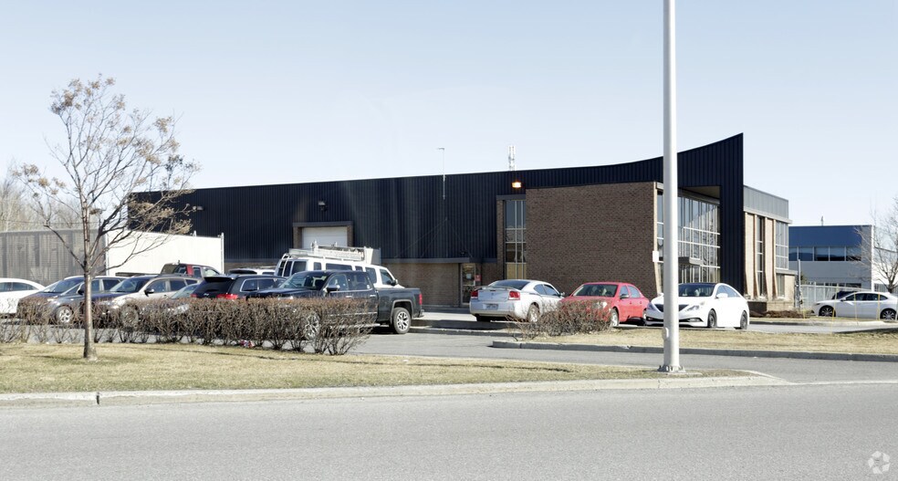 5430 Rue J.-A.-Bombardier, Longueuil, QC à louer - Photo de l’immeuble – Image 2 sur 3