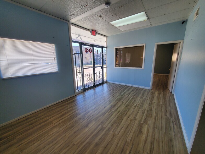 1104 Evergreen Dr, Houston, TX à vendre - Photo intérieure – Image 2 sur 10