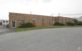 Plus de détails pour 37 Sarah Dr, Farmingdale, NY - Industriel/Logistique à louer