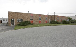 Plus de détails pour 37 Sarah Dr, Farmingdale, NY - Industriel/Logistique à louer