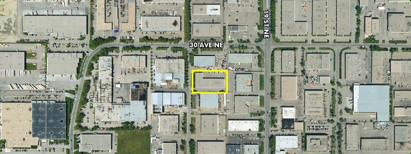 2928 18th St NE, Calgary, AB à louer - Aérien – Image 2 sur 18