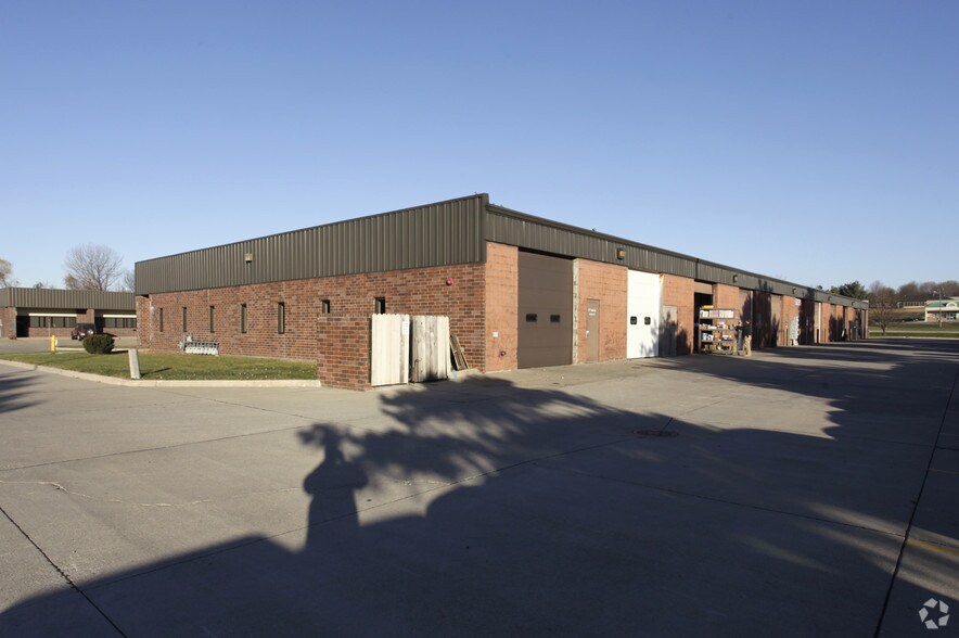 10500-10540 Hickman Rd, Clive, IA à louer - Photo de l’immeuble – Image 2 sur 3