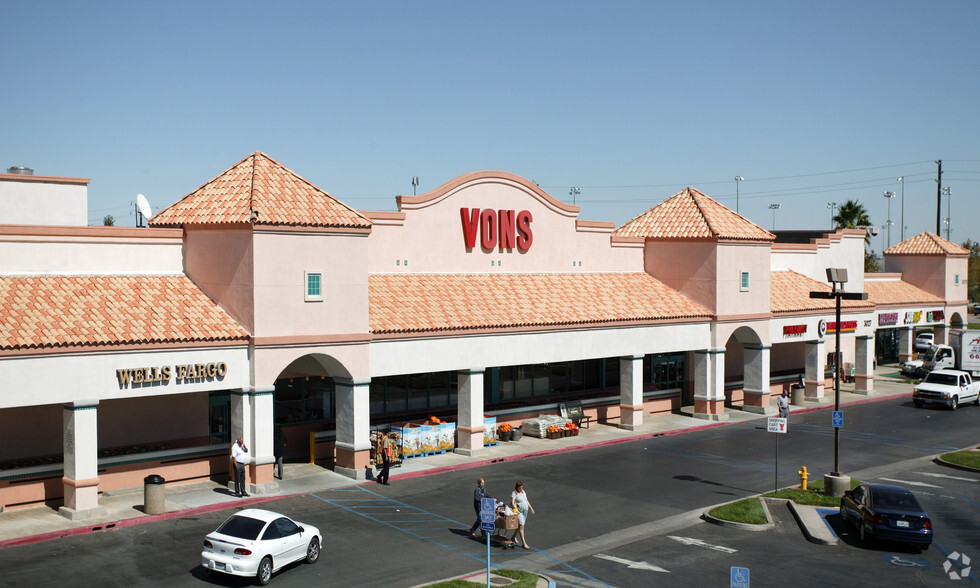 3027 Rancho Vista Blvd, Palmdale, CA à louer - Photo de l’immeuble – Image 2 sur 5