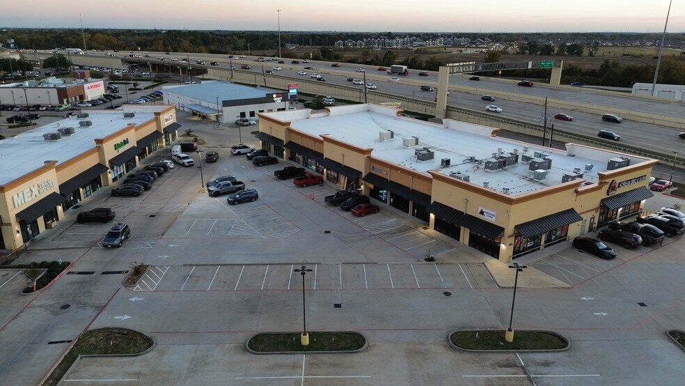 25414 Northwest Fwy, Cypress, TX à louer - Photo de l’immeuble – Image 3 sur 12