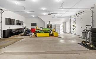 Plus de détails pour 735 Terence Bay Rd, Terence Bay, NS - Local d’activités à vendre