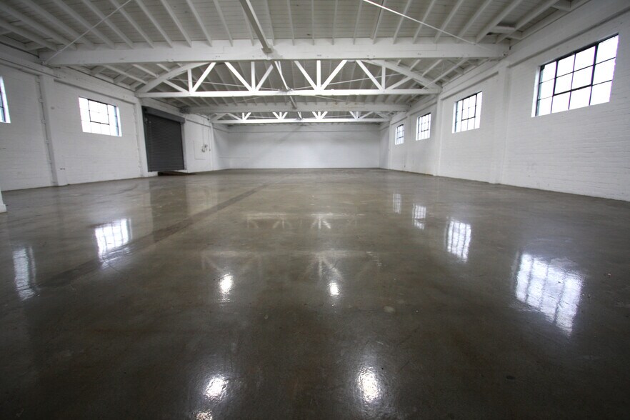 160 W 33rd St, Los Angeles, CA à louer - Photo de l’immeuble – Image 2 sur 16