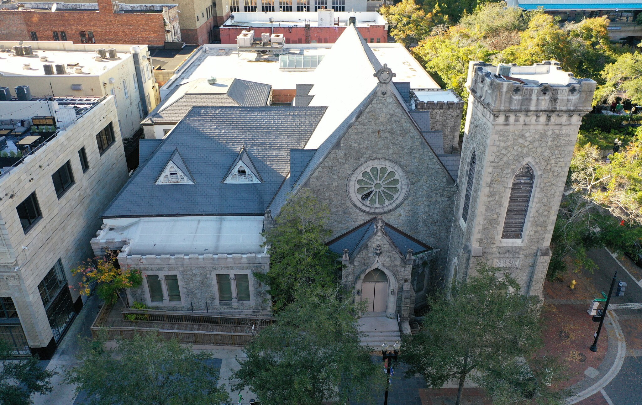 226 N Laura St, Jacksonville, FL à vendre Photo principale– Image 1 sur 13