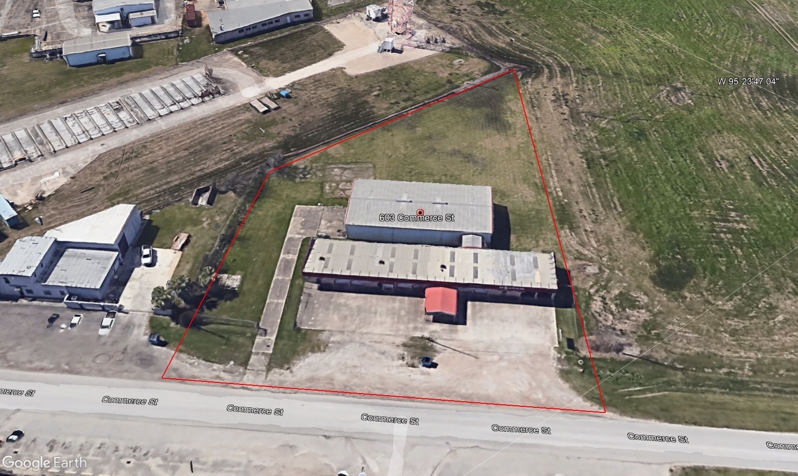 603 Commerce St, Clute, TX à louer Photo principale– Image 1 sur 5