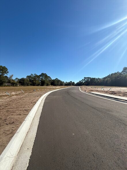 985 Pineland Ave, Hinesville, GA à vendre - Photo de l’immeuble – Image 1 sur 11