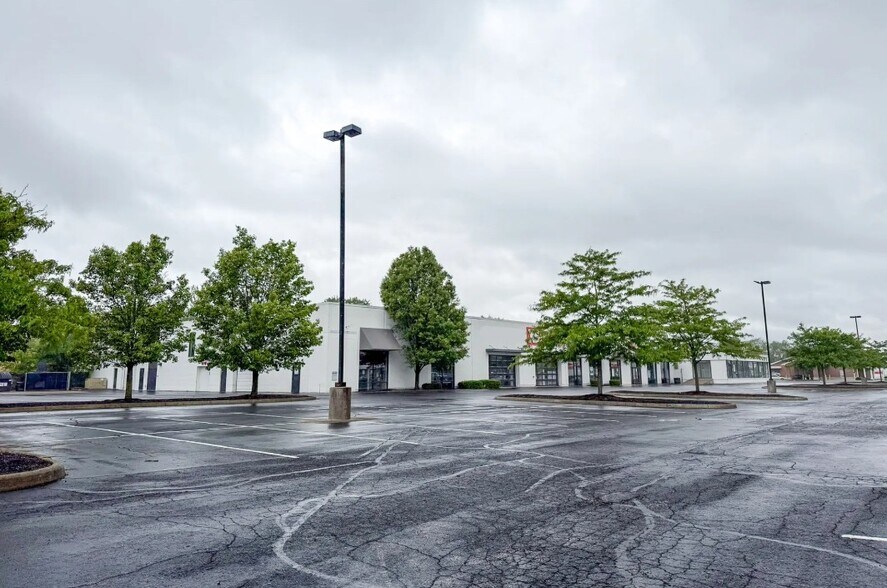 5055 E Main St, Columbus, OH à vendre - Photo principale – Image 1 sur 8