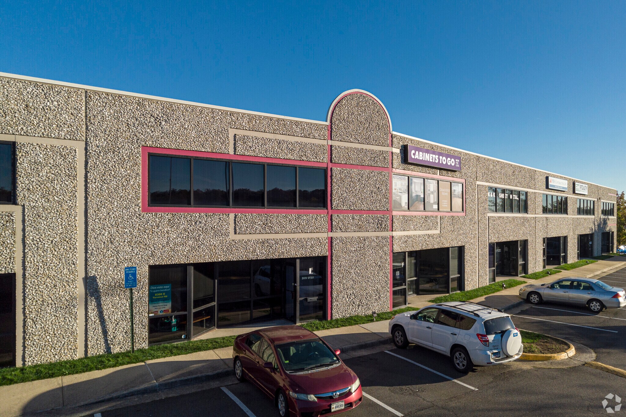 8390 Terminal Rd, Lorton, VA à louer Photo principale– Image 1 sur 21