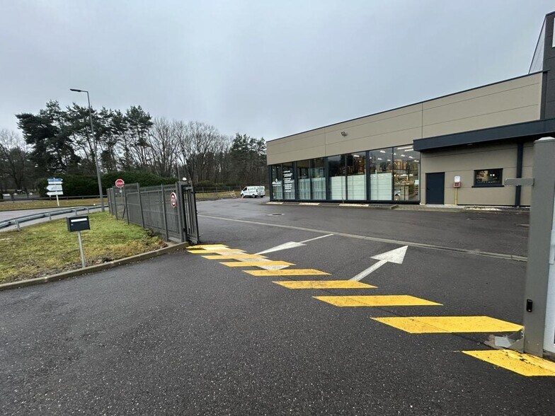 Local commercial dans Saint-Avold à louer - Photo de l’immeuble – Image 3 sur 5