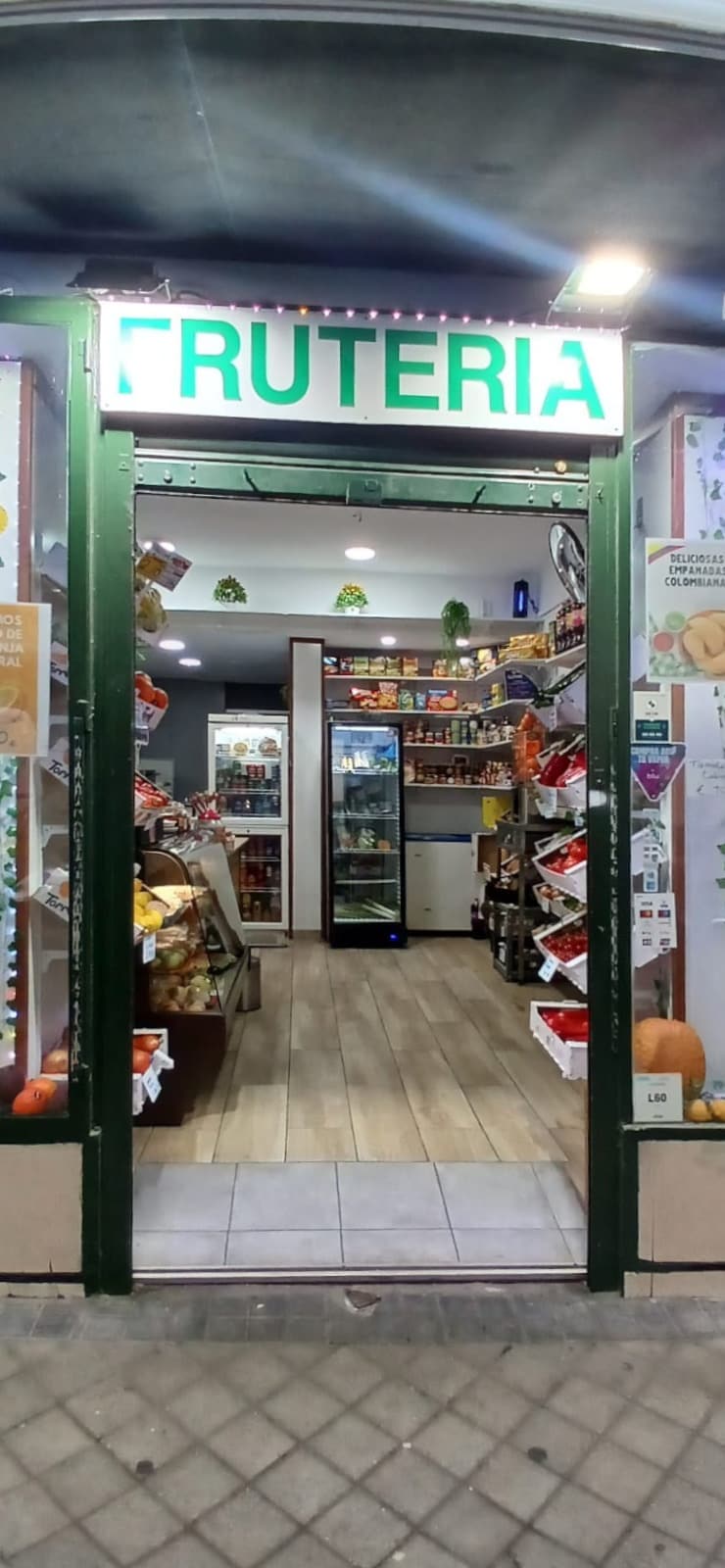 Local commercial dans Madrid, Madrid à louer Photo intérieure– Image 1 sur 18