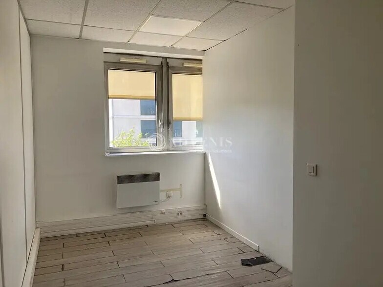 Bureau dans Versailles à louer - Photo de l’immeuble – Image 3 sur 9