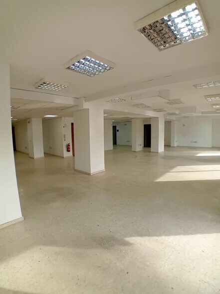 Bureau dans Córdoba, Córdoba à louer - Photo de l’immeuble – Image 2 sur 18