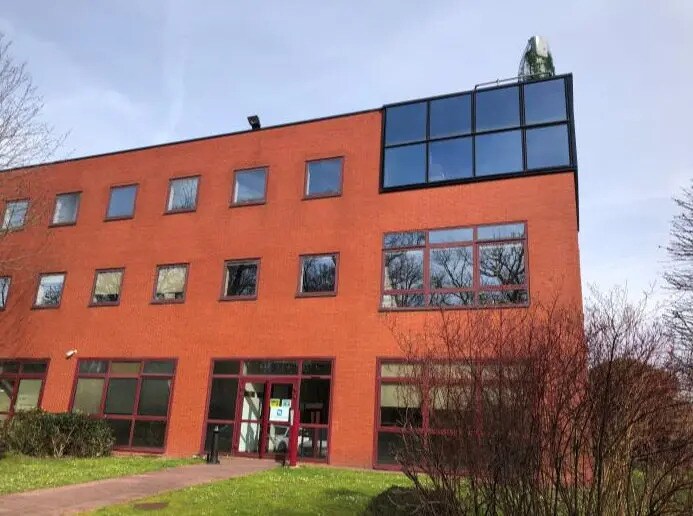 Bureau dans Champs-sur-Marne à louer - Photo de l’immeuble – Image 1 sur 5