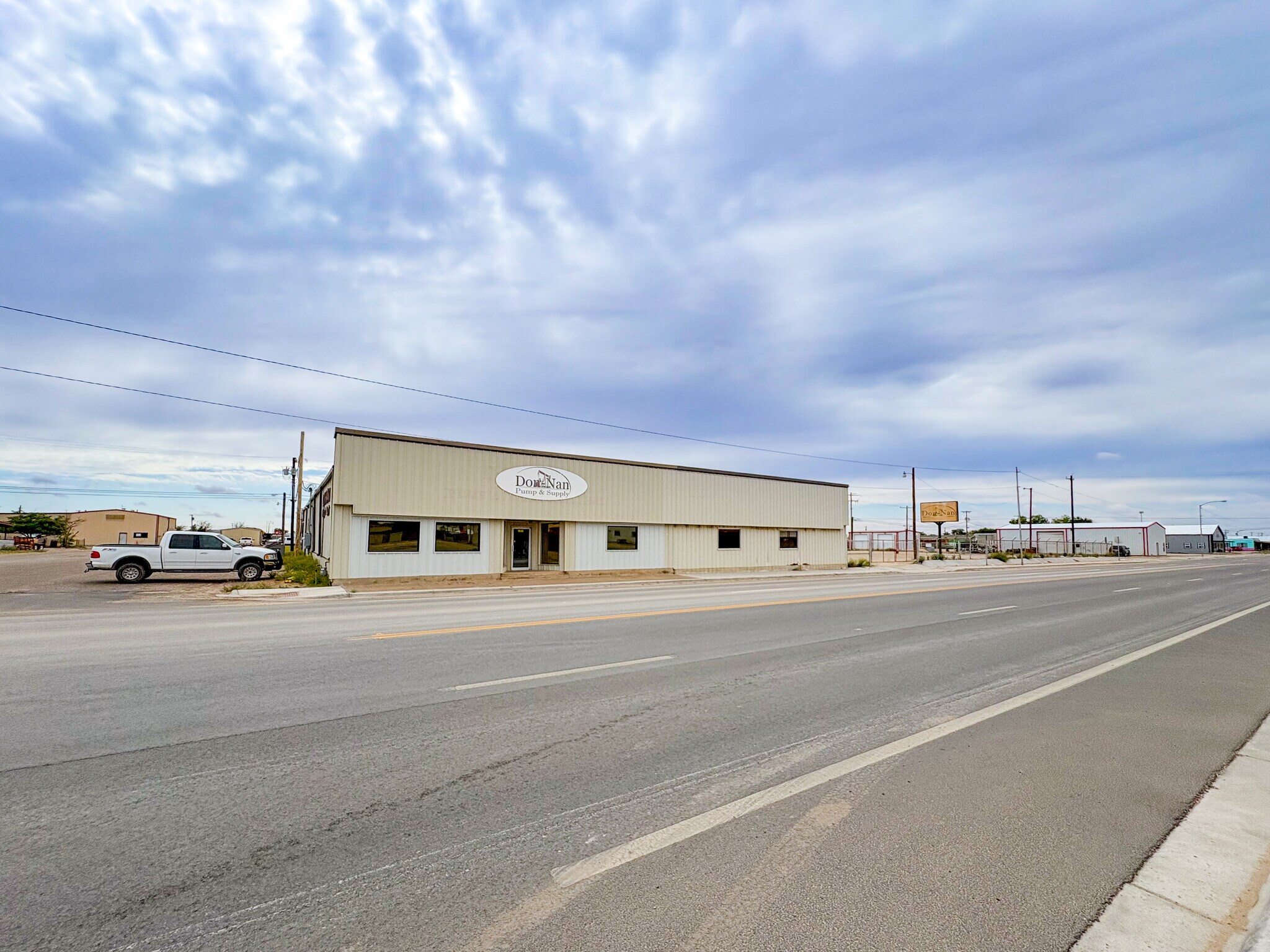 200 N Pine St, Kermit, TX à vendre Photo principale– Image 1 sur 32