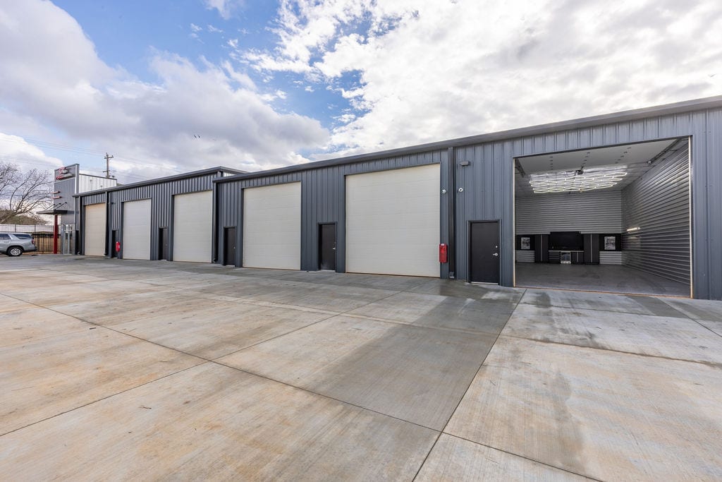 6034 Lanier Islands Pky, Buford, GA à vendre Photo principale– Image 1 sur 16