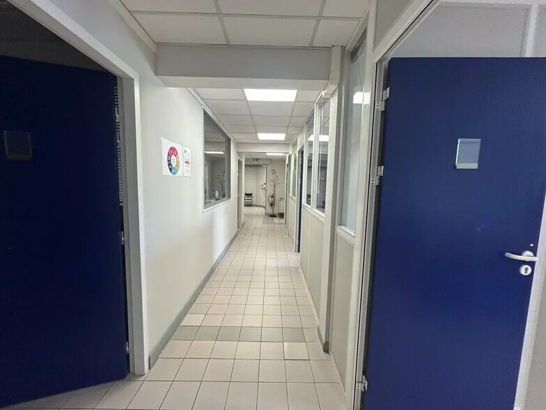 Bureau dans Cavaillon à louer - Photo de l’immeuble – Image 3 sur 6