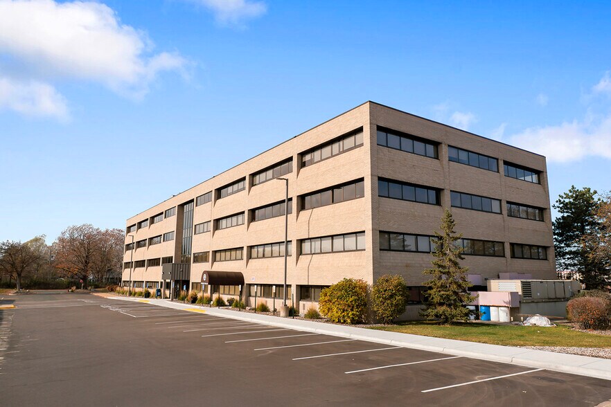9801 S Dupont Ave, Bloomington, MN à louer - Photo de l’immeuble – Image 1 sur 33