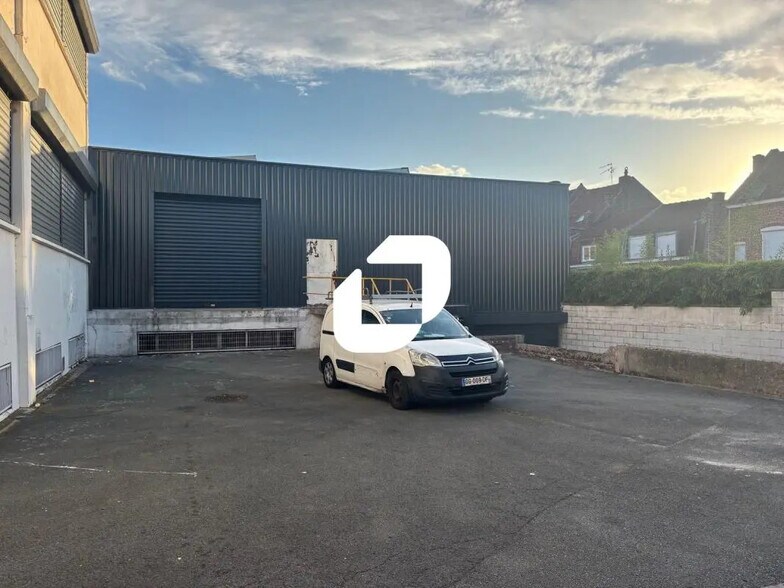 Local d'activités dans Wasquehal à vendre - Photo de l’immeuble – Image 1 sur 7