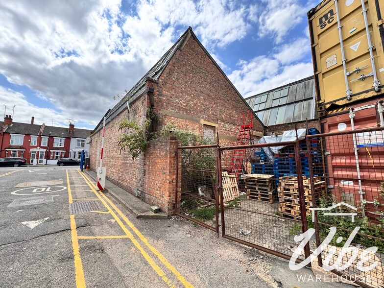 167 Hermitage Road, Londres à louer - Photo de l’immeuble – Image 3 sur 8