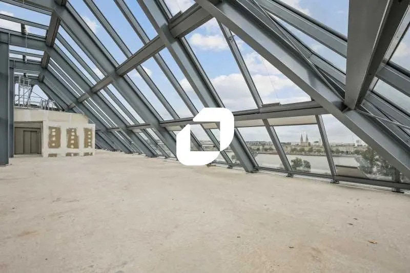 Local commercial dans Bordeaux à vendre - Photo de l’immeuble – Image 1 sur 10