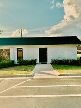 63 W Candler St, Winder, GA à louer Photo intérieure– Image 1 sur 6