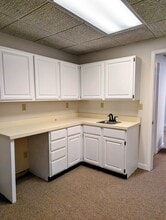 51 Sherman Hill Rd, Woodbury, CT à louer Photo intérieure– Image 2 sur 3