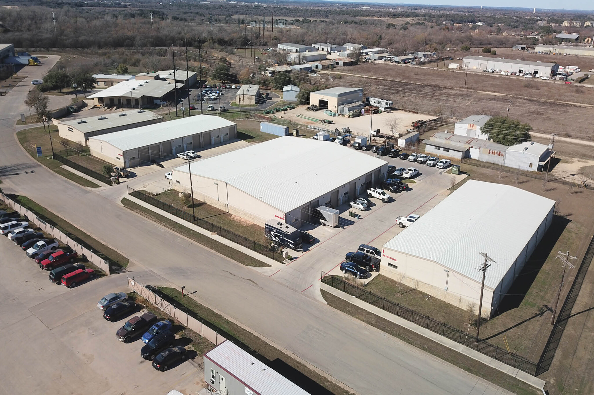 100 Precision, Buda, TX à louer Photo de l’immeuble– Image 1 sur 12