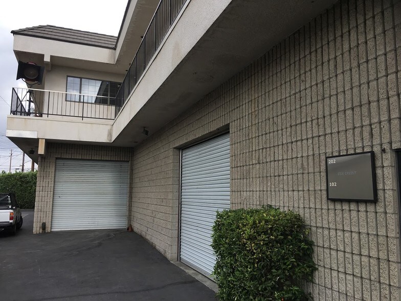 215 W Palm Ave, Burbank, CA à louer - Photo de l’immeuble – Image 2 sur 8