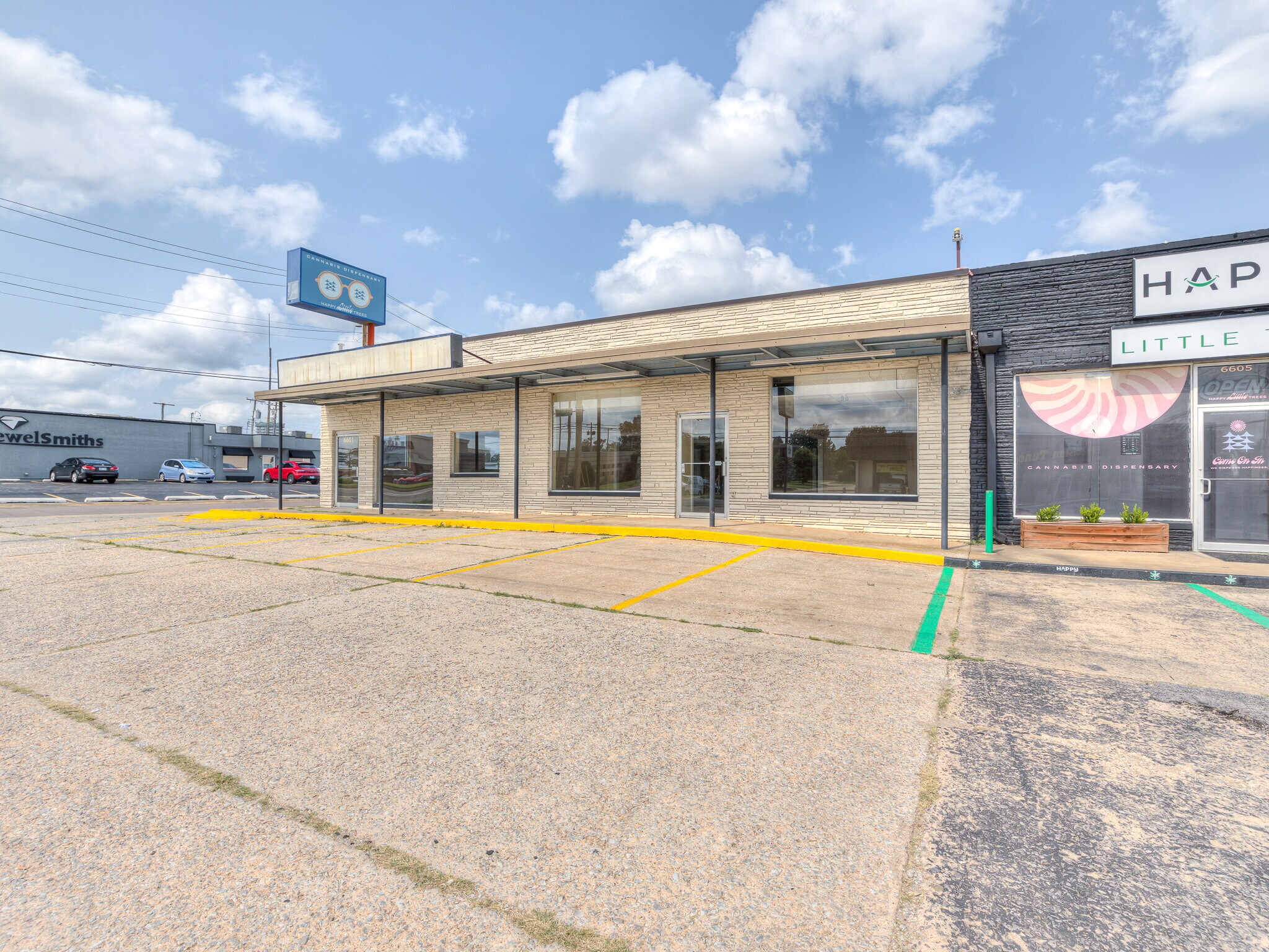 6601 N May Ave, Oklahoma City, OK à louer Photo de l’immeuble– Image 1 sur 4