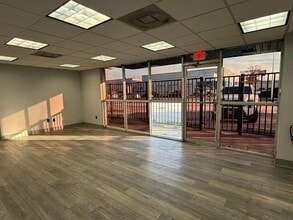 5710 Star Ln, Houston, TX à louer Hall d’entrée– Image 2 sur 21