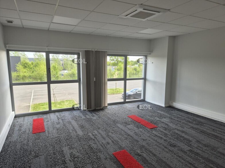 1 Allée Des Frères Montgolfier, Noyal-Châtillon-sur-Seiche à vendre - Photo intérieure – Image 2 sur 4